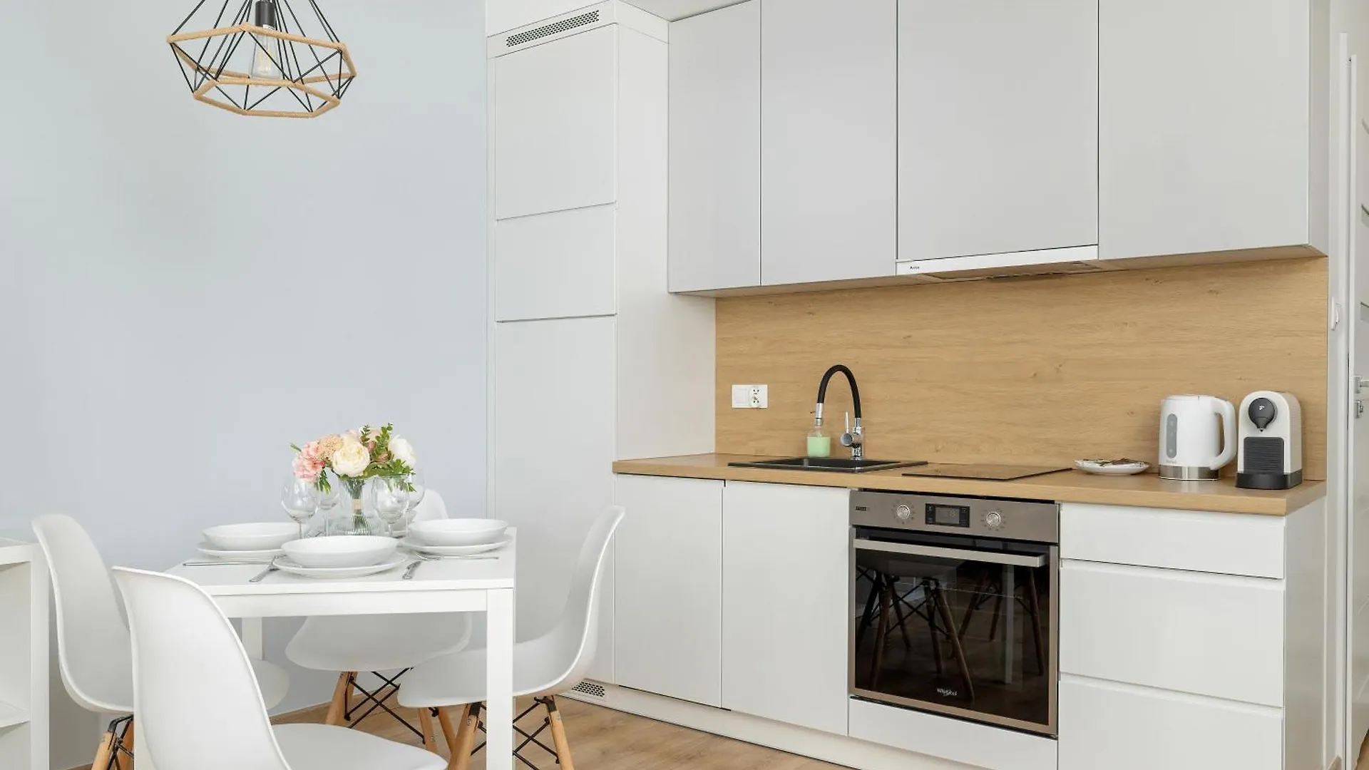 Elegancki Apartament Z Balkonem Dla 4 Osob By Noclegi Renters Krakow Apartment